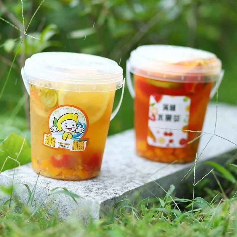 Xô đựng trà sữa, trà chanh có nắp ống hút, nhựa PP an toàn, kích cỡ 700ml 1000ml