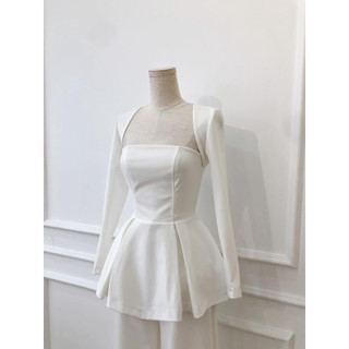 Áo peplum cổ vuông tay dài bo eo dáng xòe