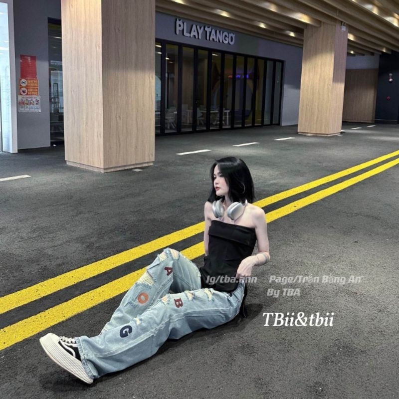 Quần jeans suông rách chữ hàng QCL1