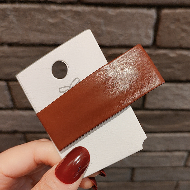 Kẹp mái chất da sang chảnh - UniLabel