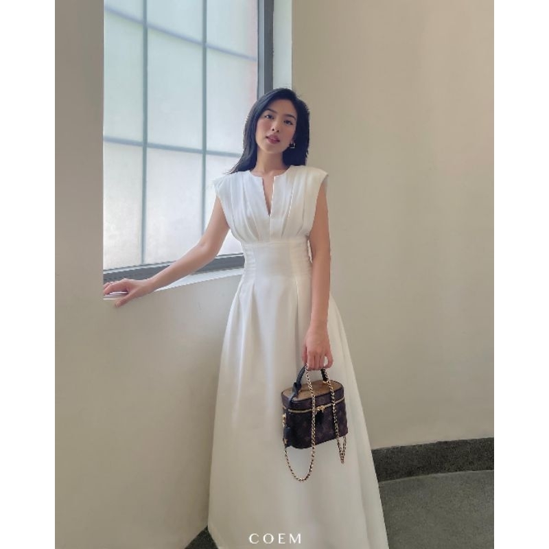 Túi LV siêu xinh sz18cm chất da dày dặn tặng kèm.khăn quấn fullbox xịn