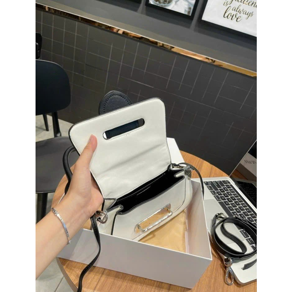 Túi xách nữ túi kẹp nách P.ra vỡ hộp kèm thêm dây đeo chéo ST03