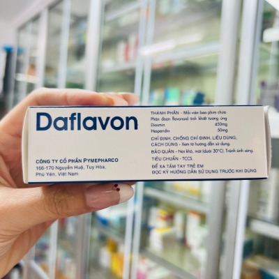 Daflavon hộp 4 vỉ x 15 viên   giúp tăng sức bền thành mạch cho người giãn tĩnh mạch chân , trĩ