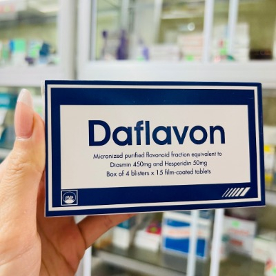 Daflavon hộp 4 vỉ x 15 viên   giúp tăng sức bền thành mạch cho người giãn tĩnh mạch chân , trĩ