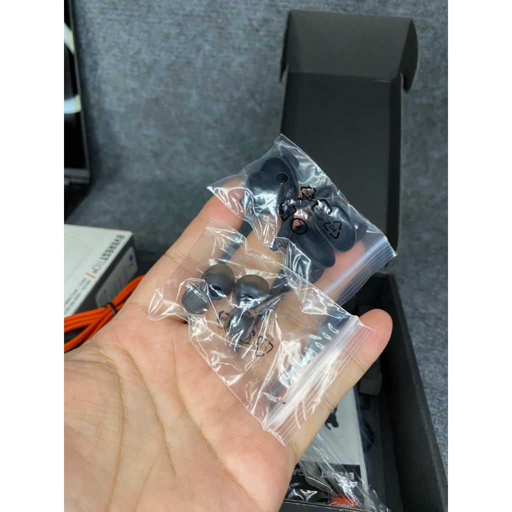 Tai nghe bluetooth jbl everest 110ga