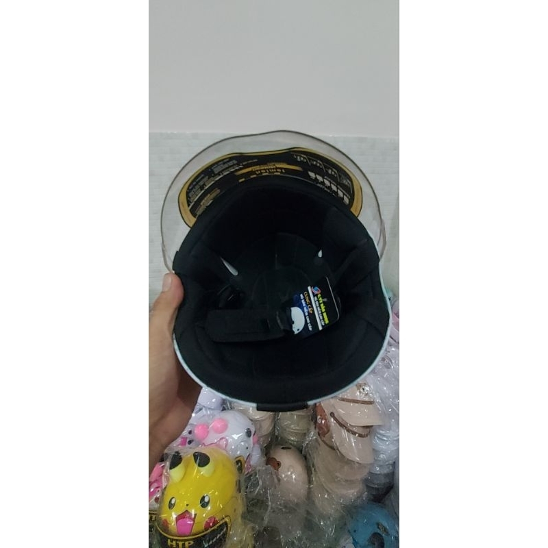 Nón bảo hiểm gấu dâu trẻ em có kính