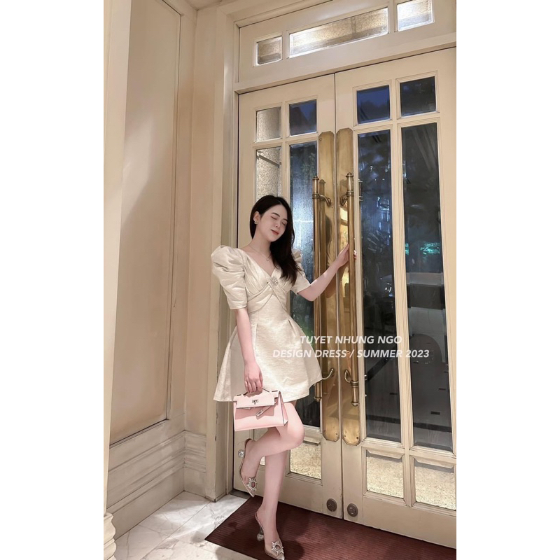 Đầm tapta chéo ngực