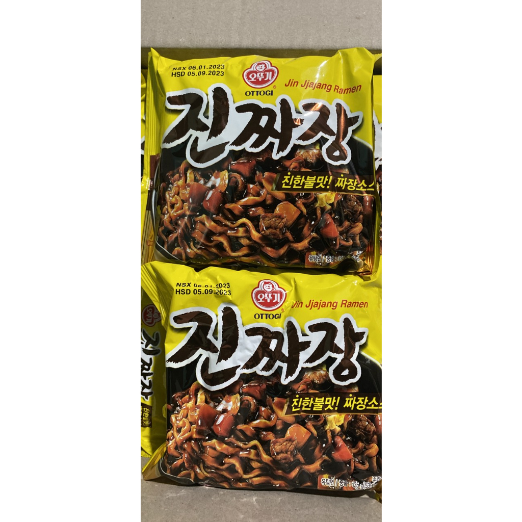 Mì xốt tương đen Jin Jjajang Ramen Ottogi gói 135g