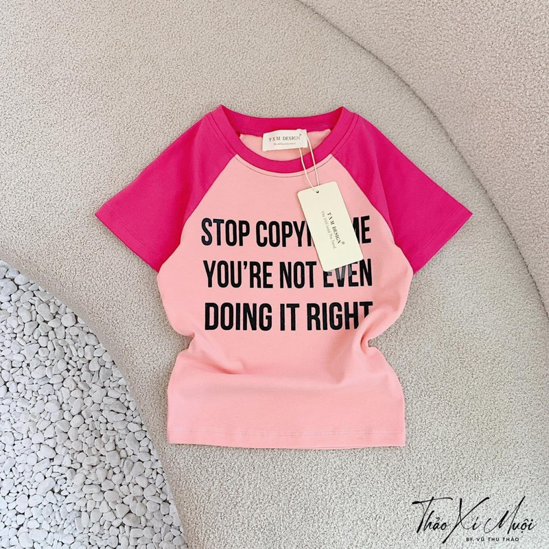Áo Thun Chữ STOP COPYING ME Tay Ngắn Croptop Viền