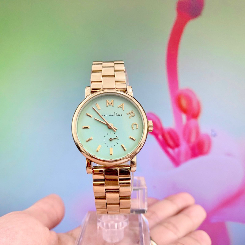 Đồng hồ si nữ hiệu Marc By Marc Jacobs, hãng chính hãng dây kim loại vàng, mặt xanh ngọc