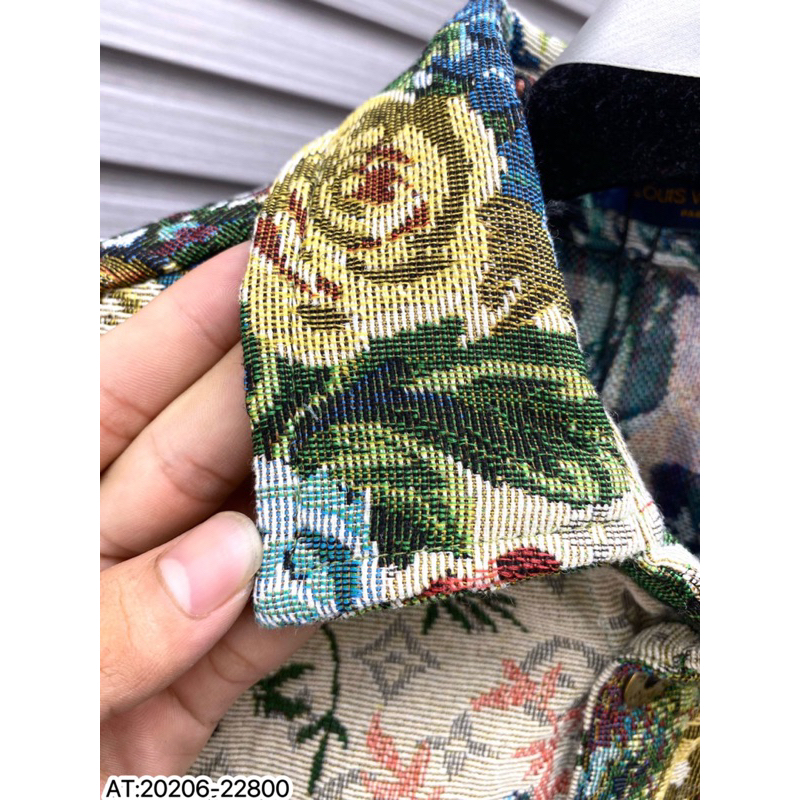 Áo Khoác bò LV bản hoạ tiết hoa logo chìm