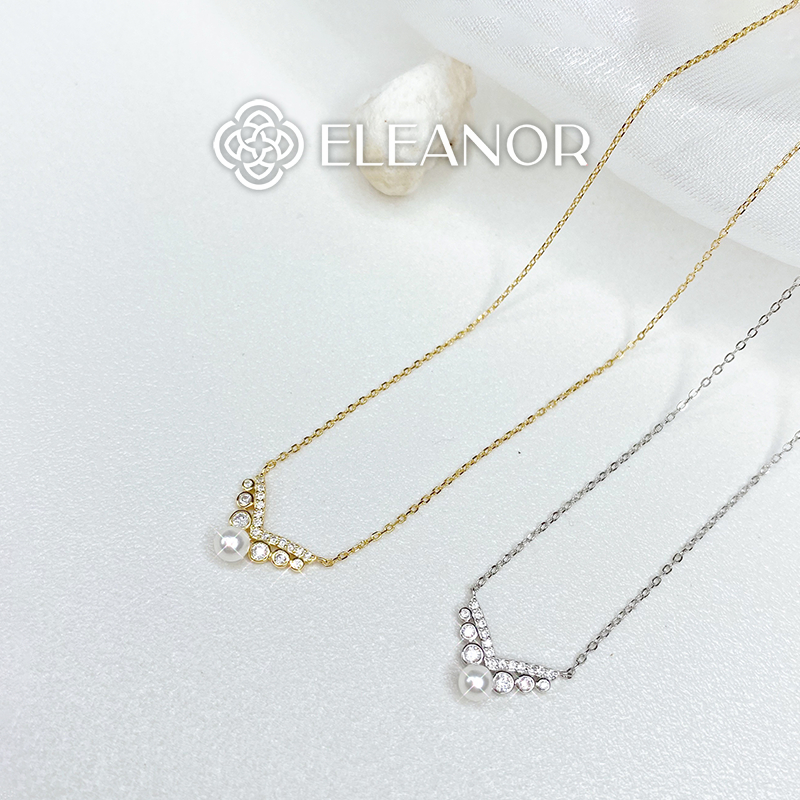 Dây chuyền nữ bạc 925 Eleanor Accessories mặt dáng chữ V đính đá ngọc trai nhân tạo phụ kiện trang sức 5400
