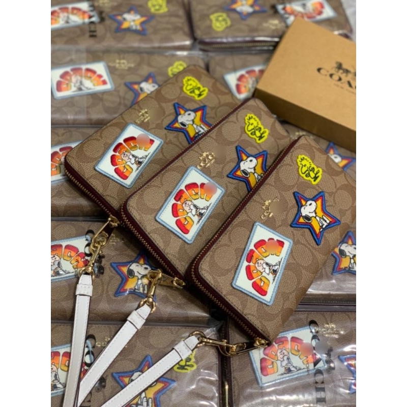 VÍ COACH Coach X Peanuts Long Zip Around Wallet