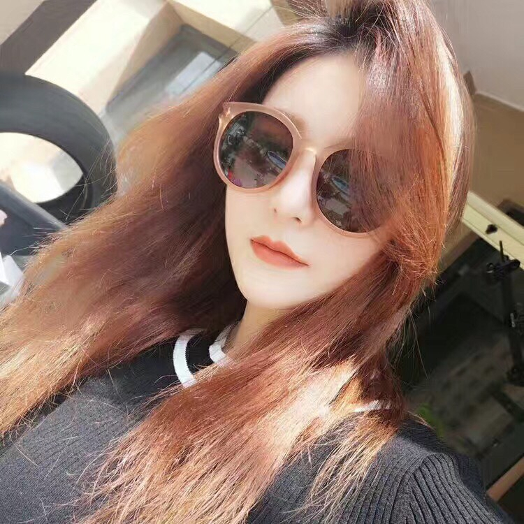 Mắt kinh thời trang màu trà sang chảnh hot trend