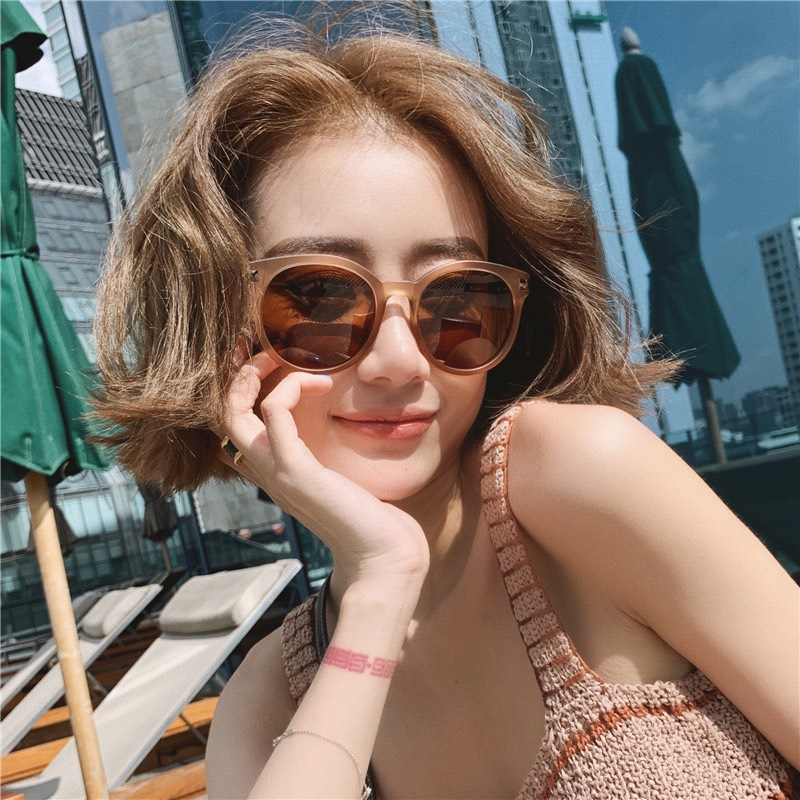 Mắt kinh thời trang màu trà sang chảnh hot trend