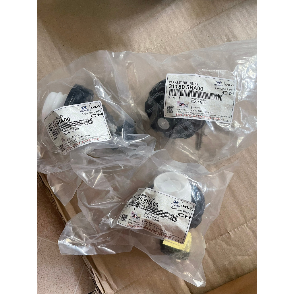 Nắp bình dầu hyundai 3t5,hd65,hd72,hd99 có khóa hàng xịn Mobis + 6.5% phí sàn