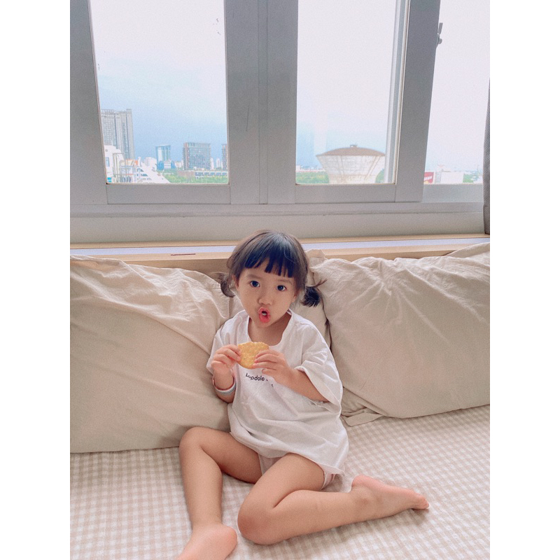 Áo thun cotton chữ Lopdolo Studios cho bé