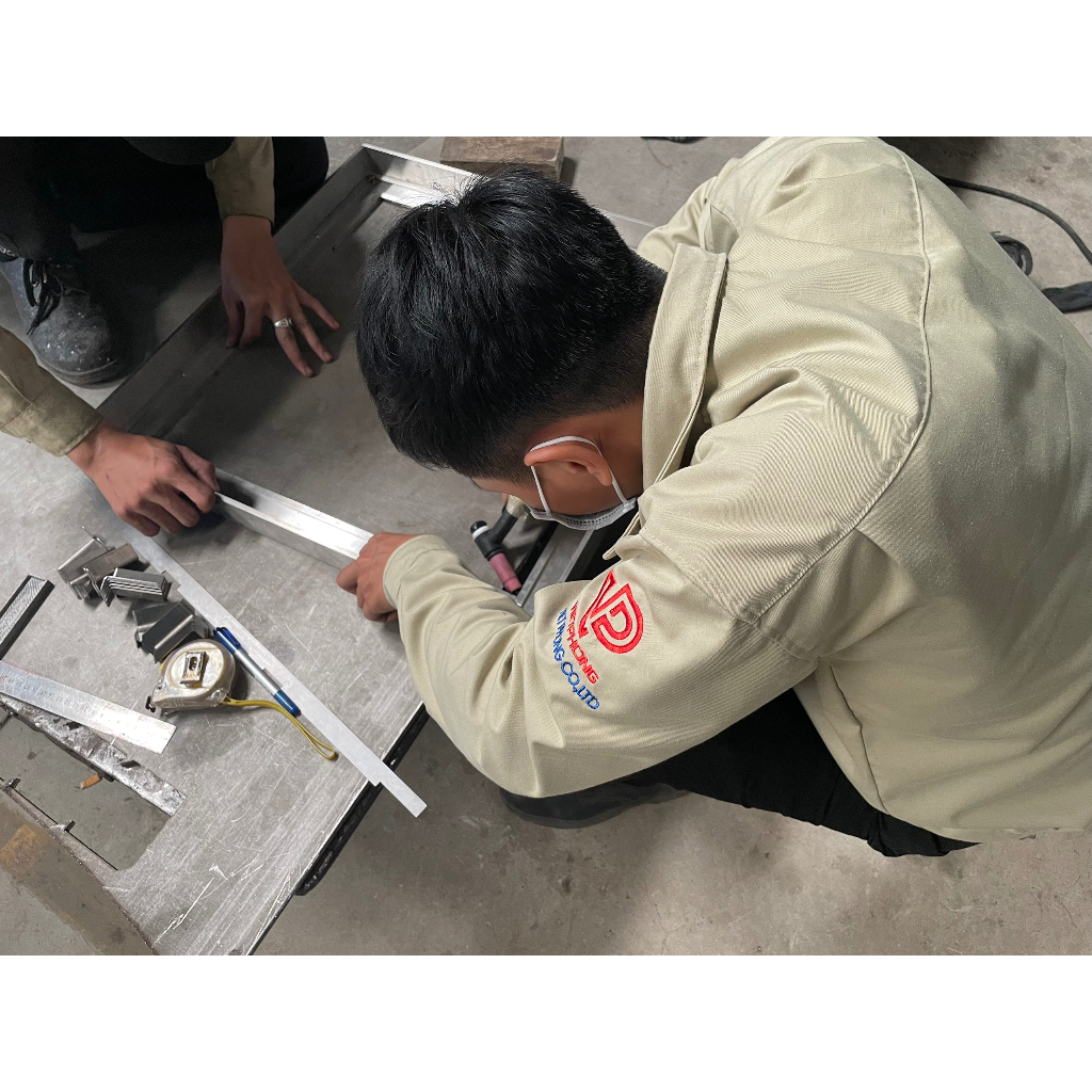 Nắp bể ngầm inox 304 / Nắp bể nước inox - 300kg KT 45cmx45cm