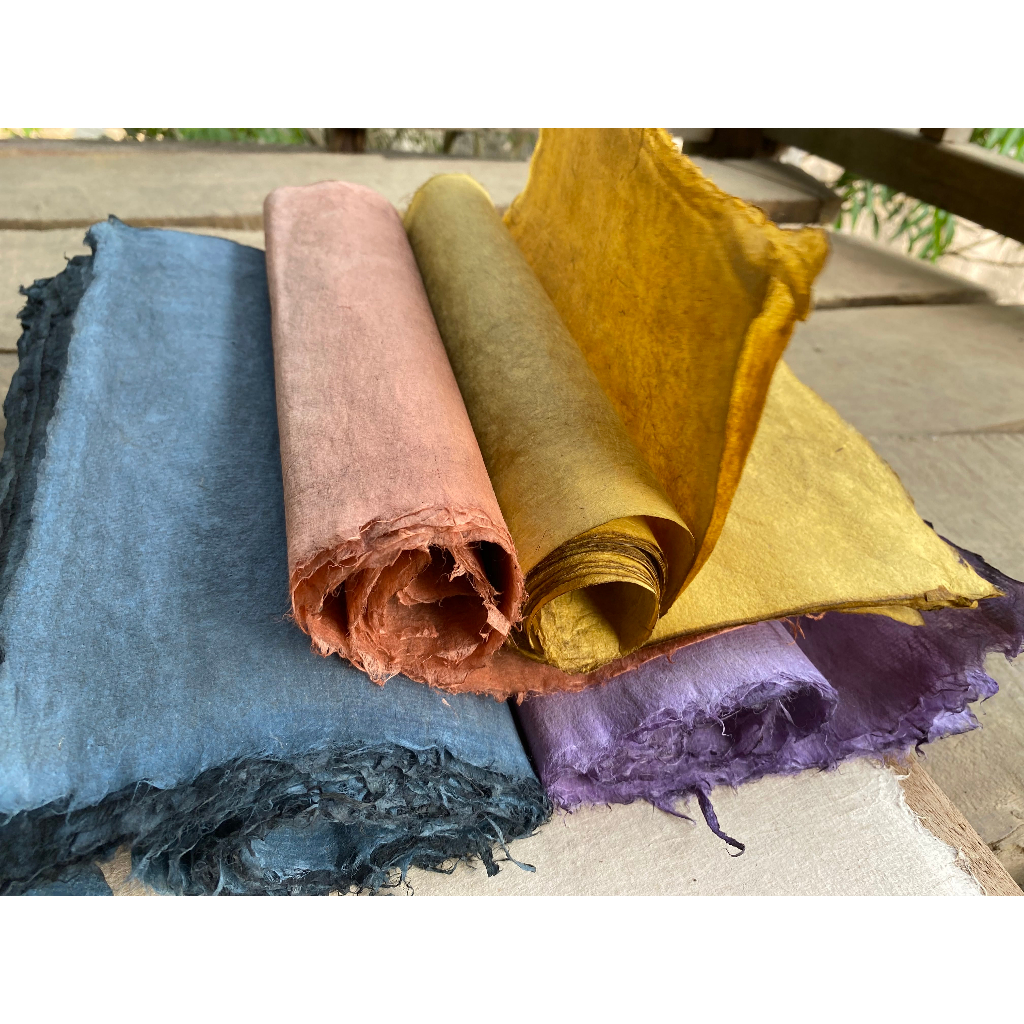 Giấy Mạy Sla - giấy truyền thống của người Nùng An thích hợp vẽ thủy mặc viết thư pháp làm đồ thủ công