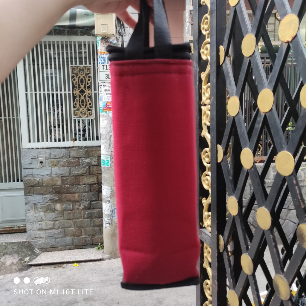 TÚI ĐỰNG BÌNH NƯỚC 1200ML VẢI BỐ FULL MÀU CÓ DÂY KÉO VÀ LỚP CÁCH NHIỆT (cao25xngang10xrong10)