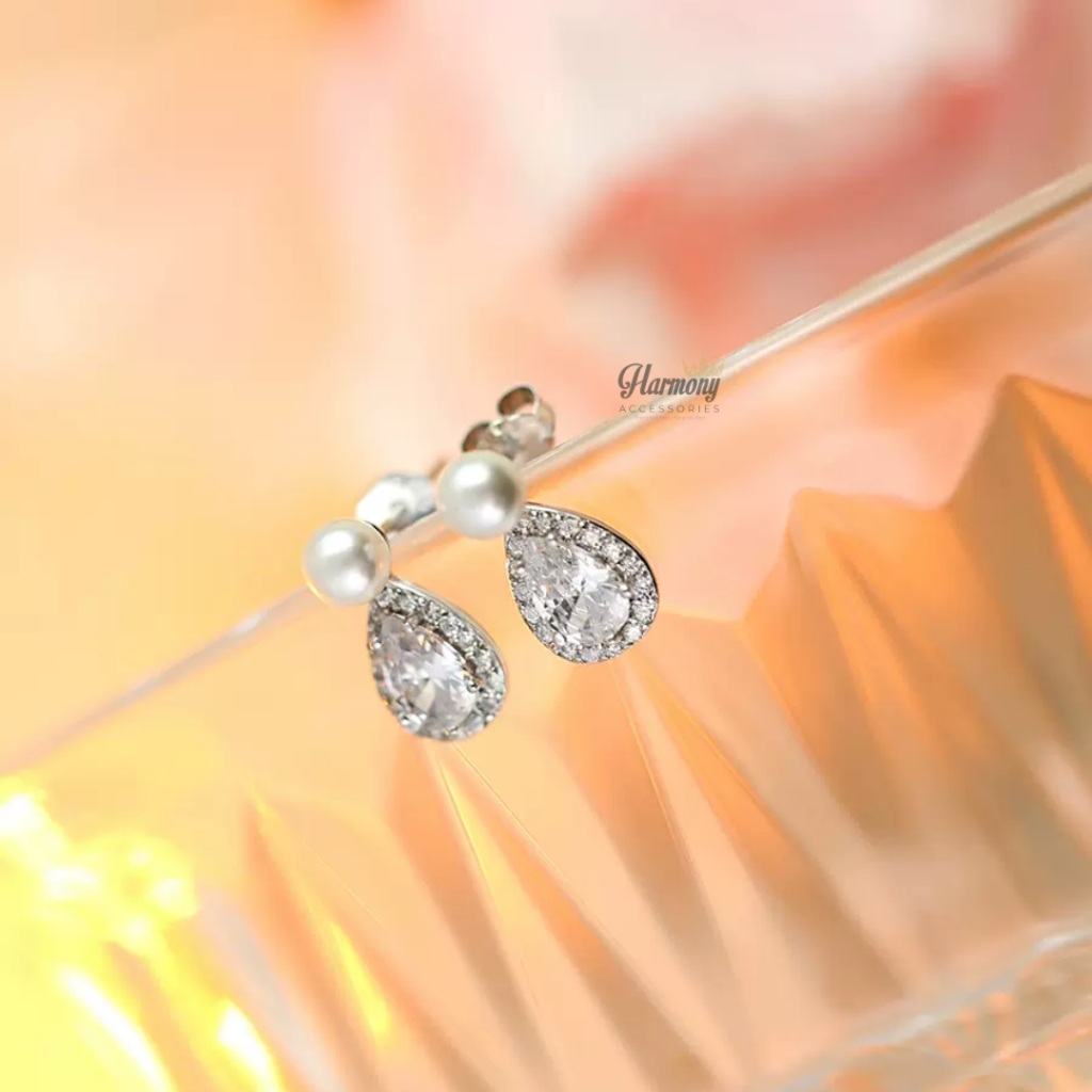 Khuyên tai ngọc trai nhân tạo nữ bạc đính đá mạ vàng Tear of Love | HARMONY ACCESSORIES K242