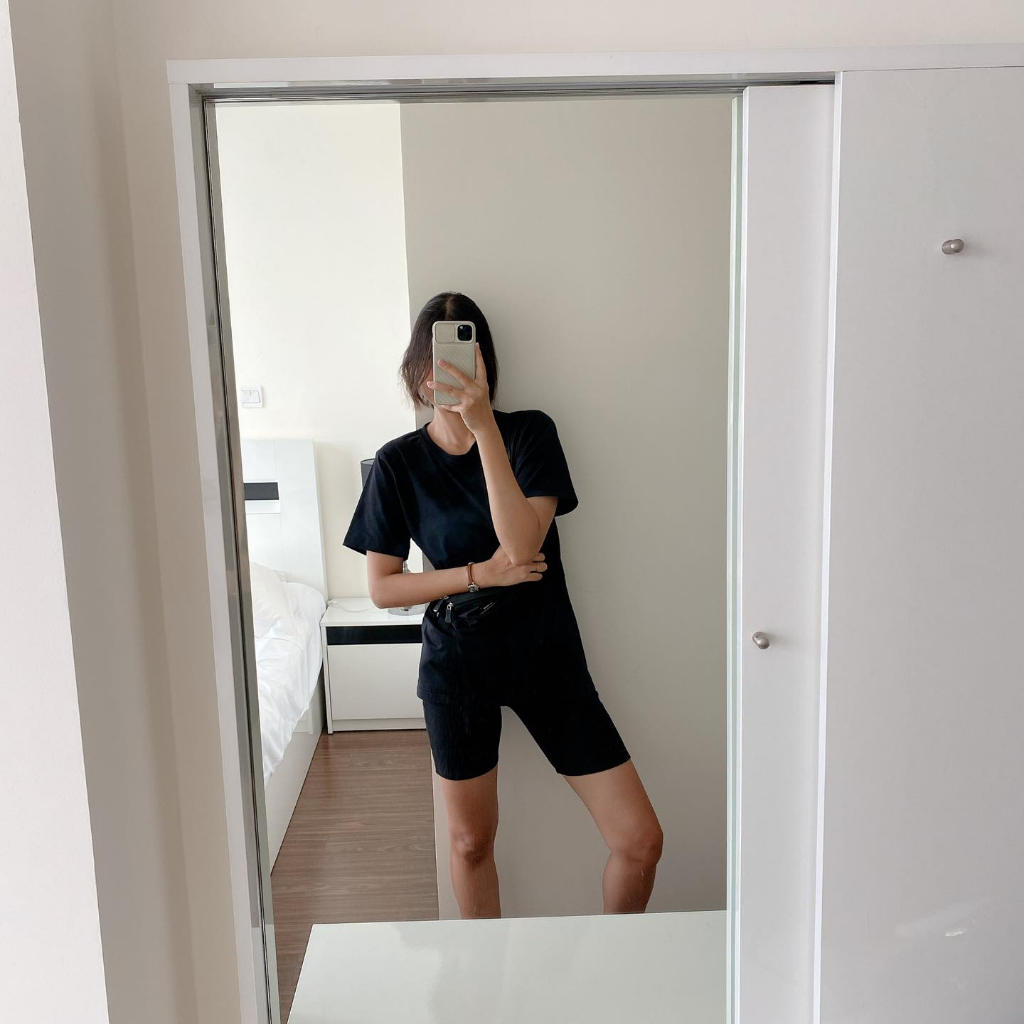 Set  AGE2X Quần biker short và áo thun trơn  form rộng