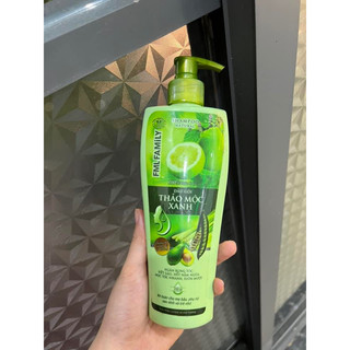 Dầu gội thảo mộc xanh