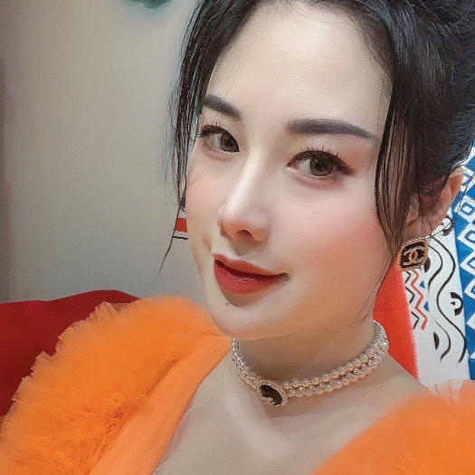 Khuyên Vuông Đen Viền Đá thương hiệu sang chảnh ECNV9