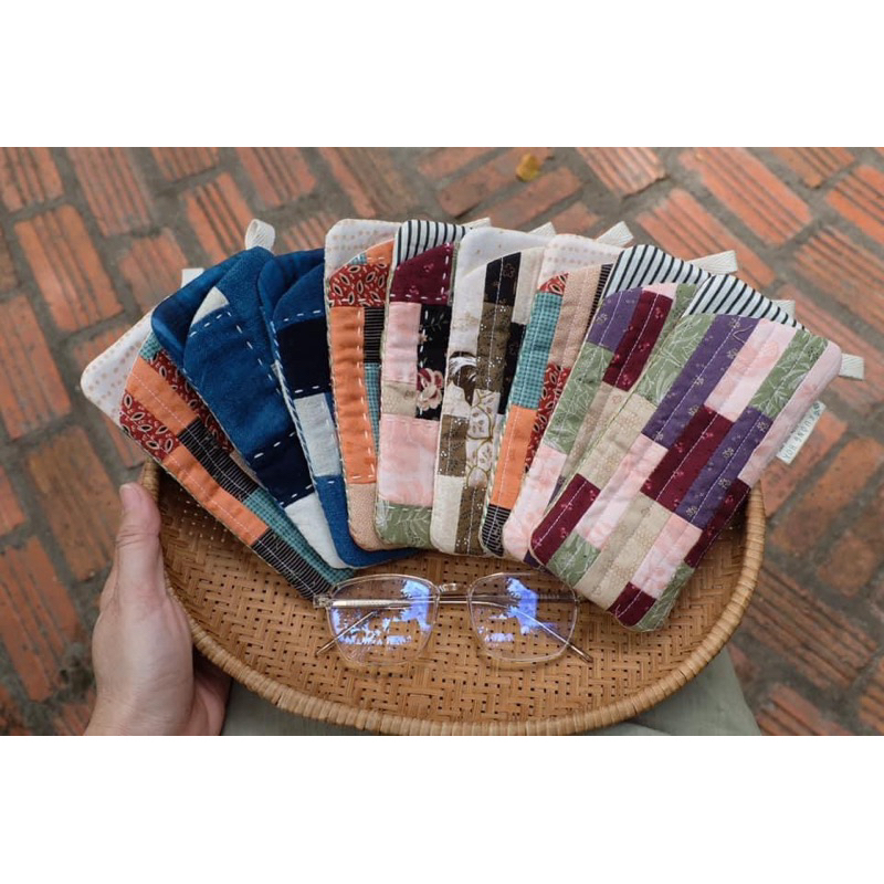 Ruộng Hoa - VÍ ĐỰNG KÍNH