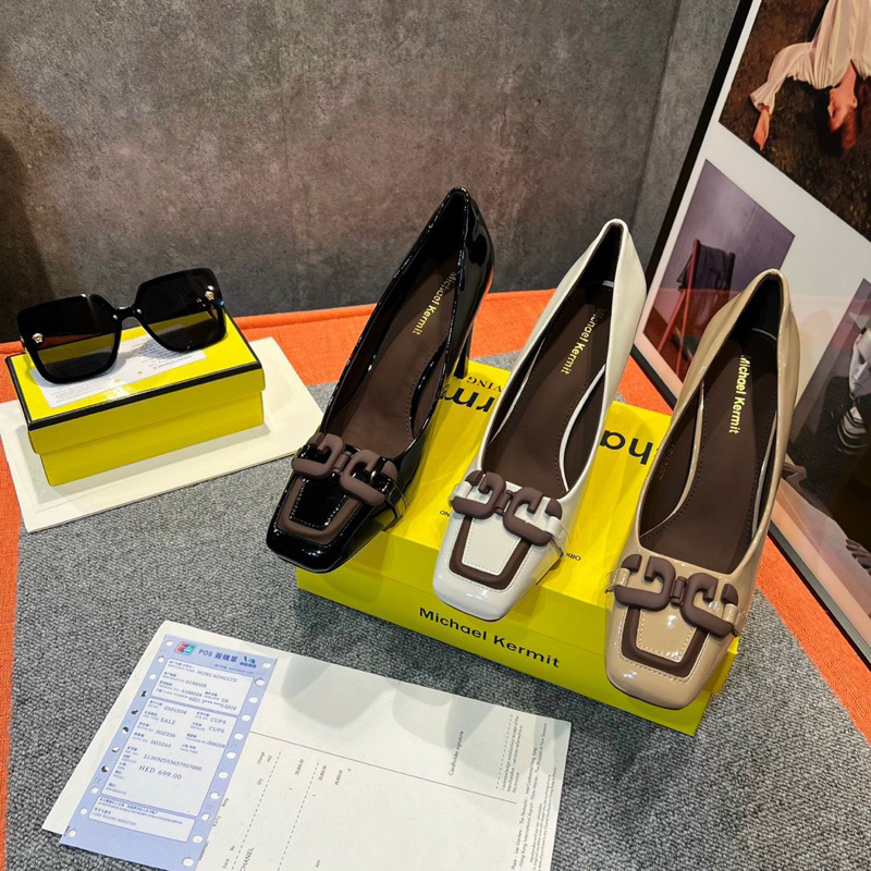 Giày cao gót da bóng ,đế dẹt cao 8cm,mũi vuông. Hàng quảng châu cao cấp có hộp đựng