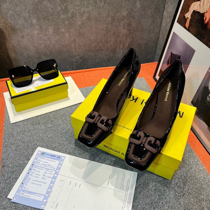 Giày cao gót da bóng ,đế dẹt cao 8cm,mũi vuông. Hàng quảng châu cao cấp có hộp đựng