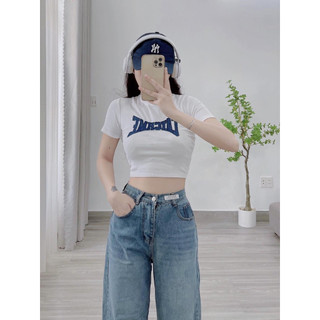 Áo thun croptop thêu chữ