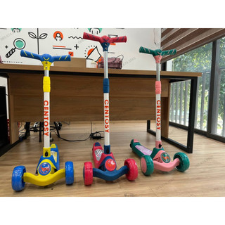 Xe scooter 3 bánh phát đèn siêu chắc chắn