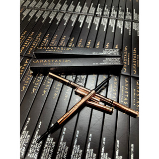 Chì kẻ mày Anastasia Beverly Hill Brow Wiz Skinny Brow Pencil với đầu chì chỉ 1mm giúp phẩy sợi dễ dàng