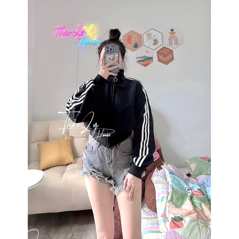 AK15_Áo Khoác Croptop Cổ Trụ Chất Nỉ Bông Mịn Đi Nắng Tốt_Tay May Đắp 3 Sọc_Khoá Kéo Mượt