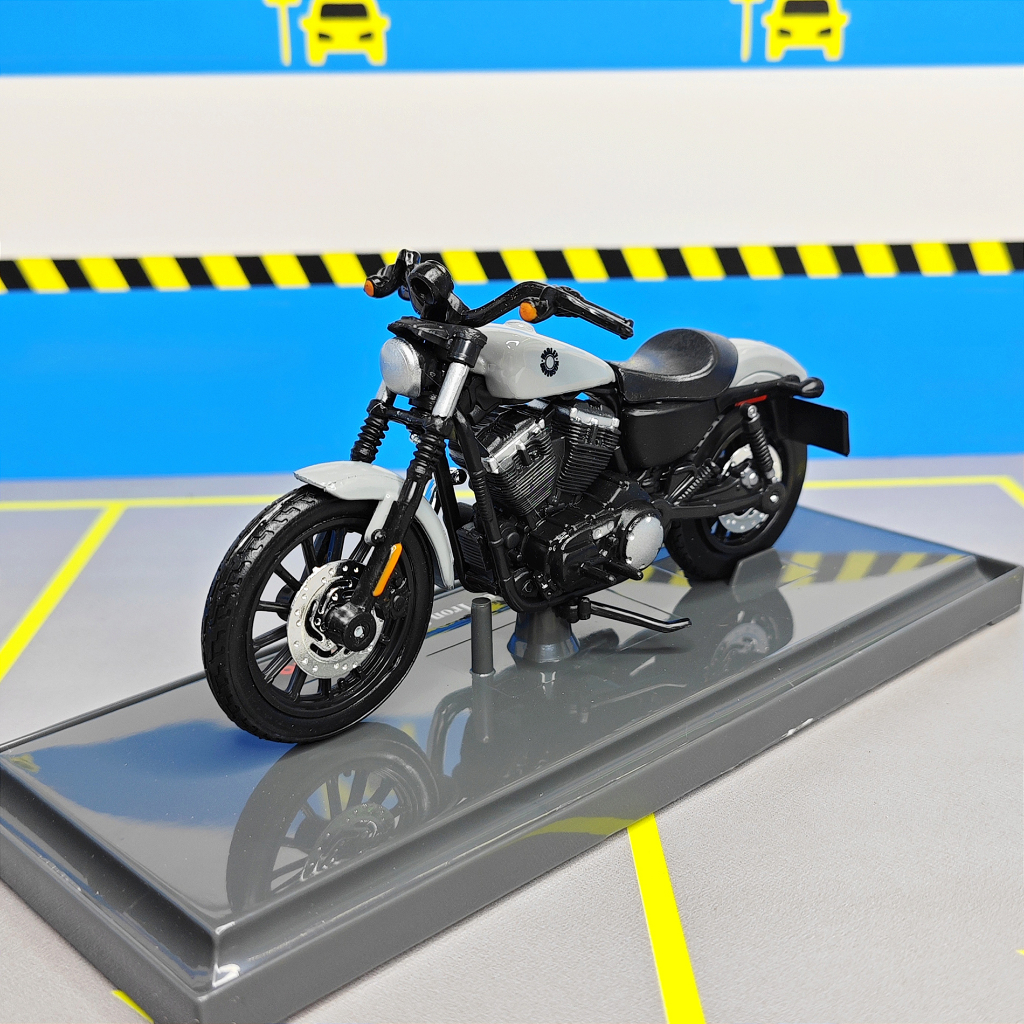 Mô hình xe mô tô Harley Davidson Sportster Iron883 tỉ lệ 1:18 Maisto