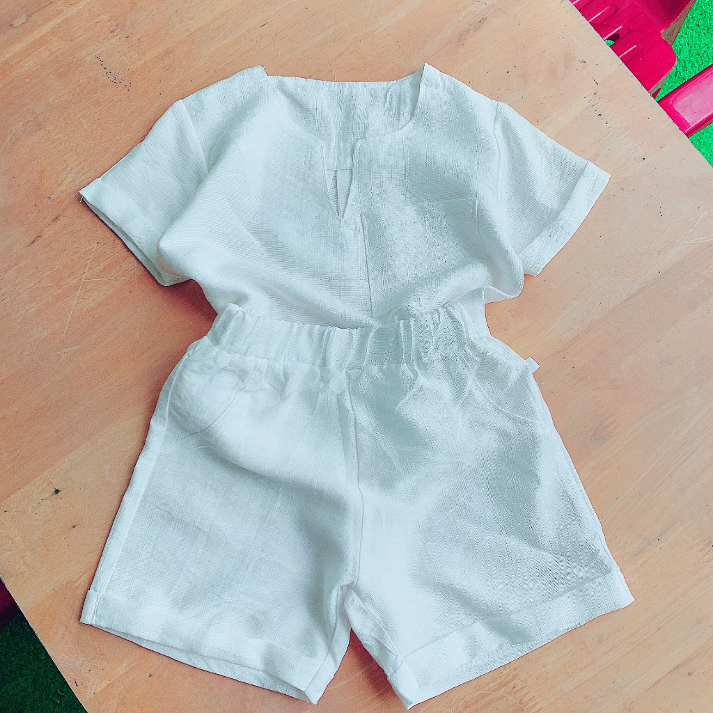 Bộ quần áo bé trai đũi tơ mềm mát 6kg đến 18kg màu trắng