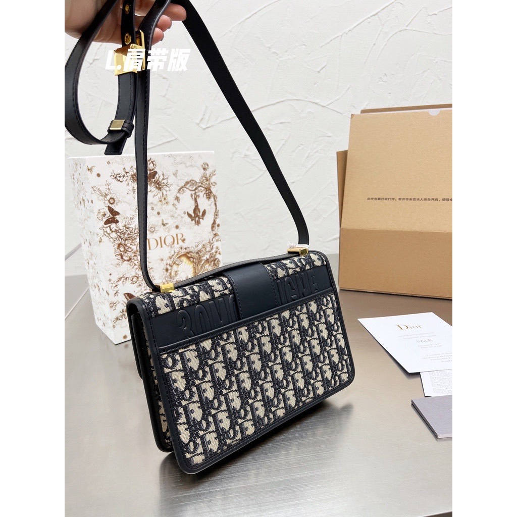 Túi xách nữ Di.or thổ cẩm tang sao siêu xinh logo sắc nét