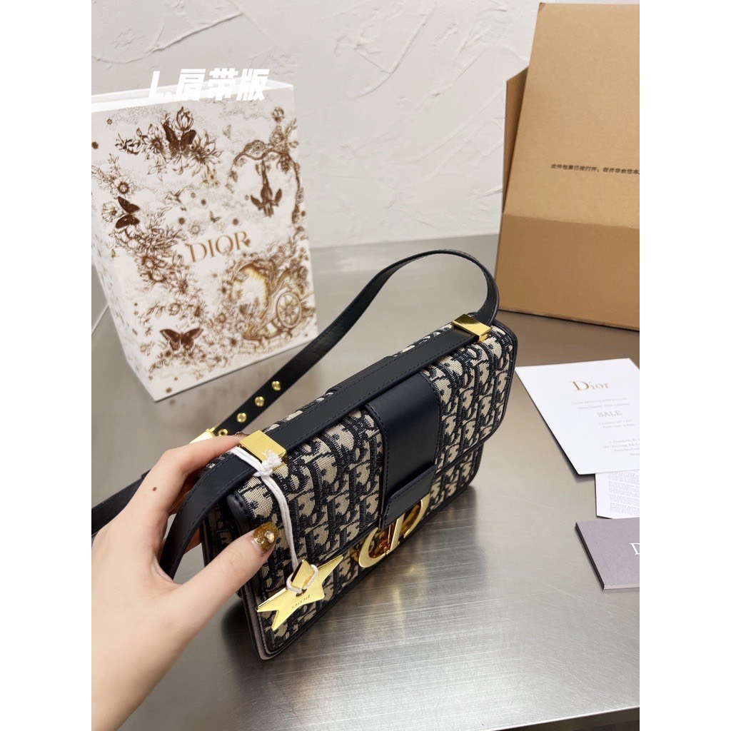 Túi xách nữ Di.or thổ cẩm tang sao siêu xinh logo sắc nét