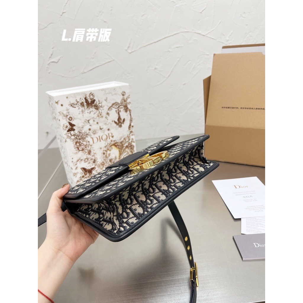 Túi xách nữ Di.or thổ cẩm tang sao siêu xinh logo sắc nét