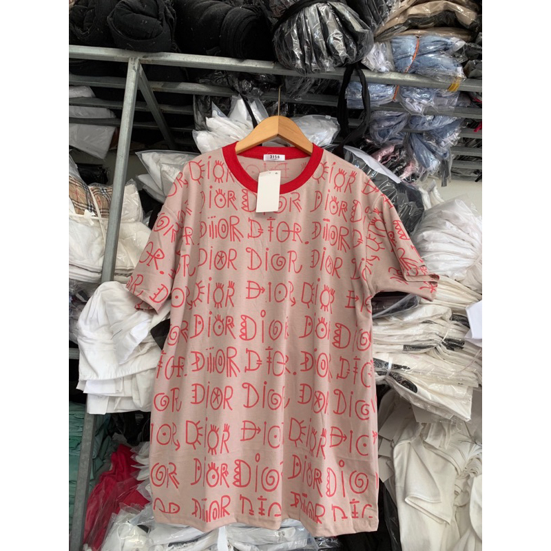 Áo viền cổ đỏ ĐI Ơ và GG in kín TTA755