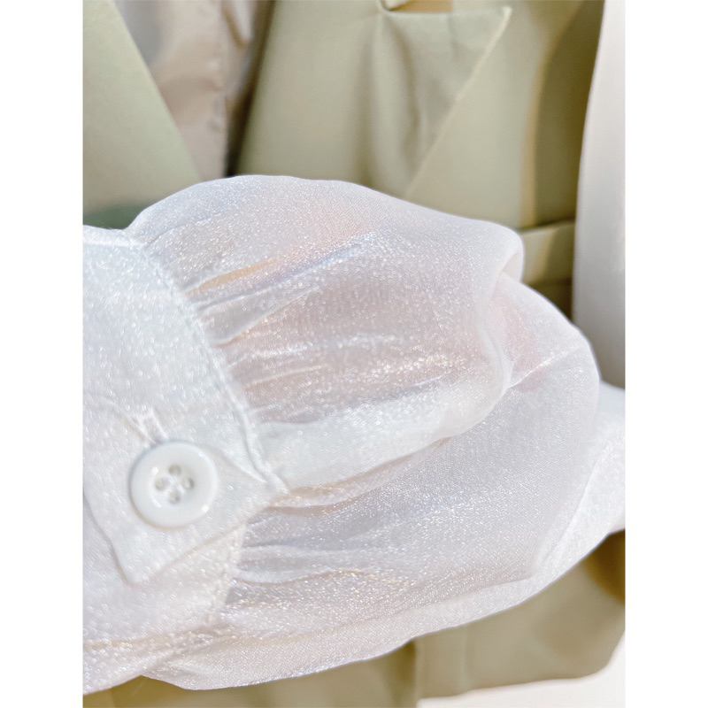 Vest blazer croptop 2 nút tay voan