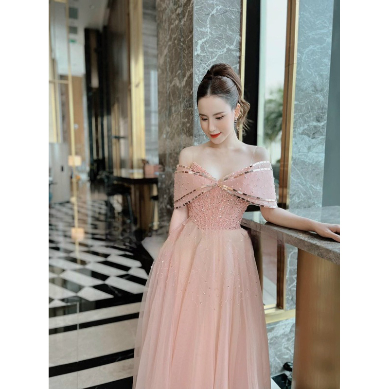 ĐẦM XOÈ TRỄ VAI KẾT