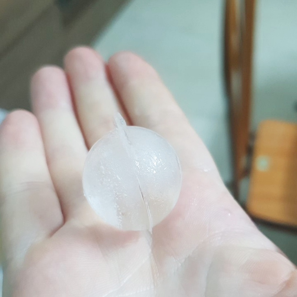 Khay làm đá viên tròn, khuôn làm thạch rau câu 33 viên