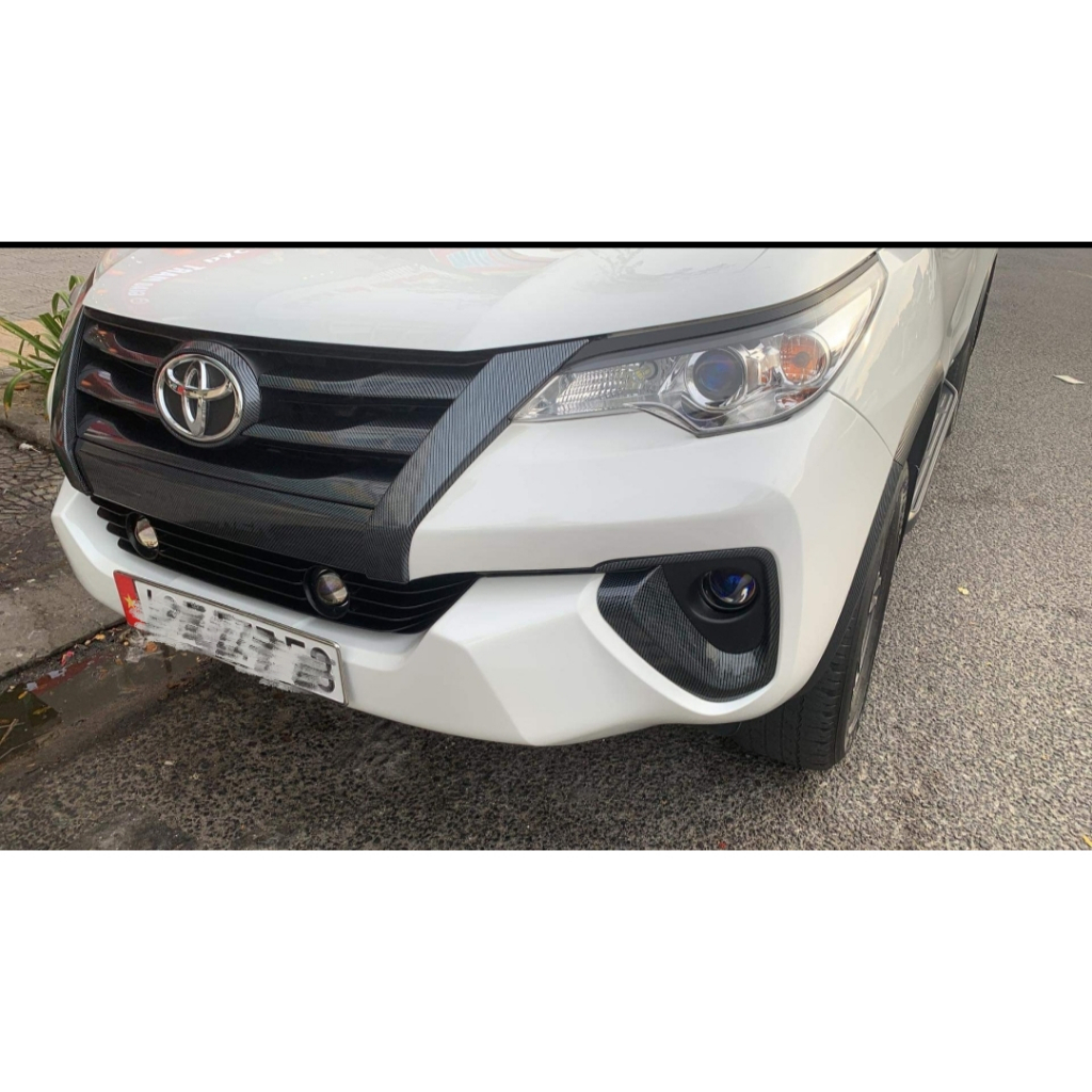 Ốp viền đèn gầm Fortuner 2017-2020
