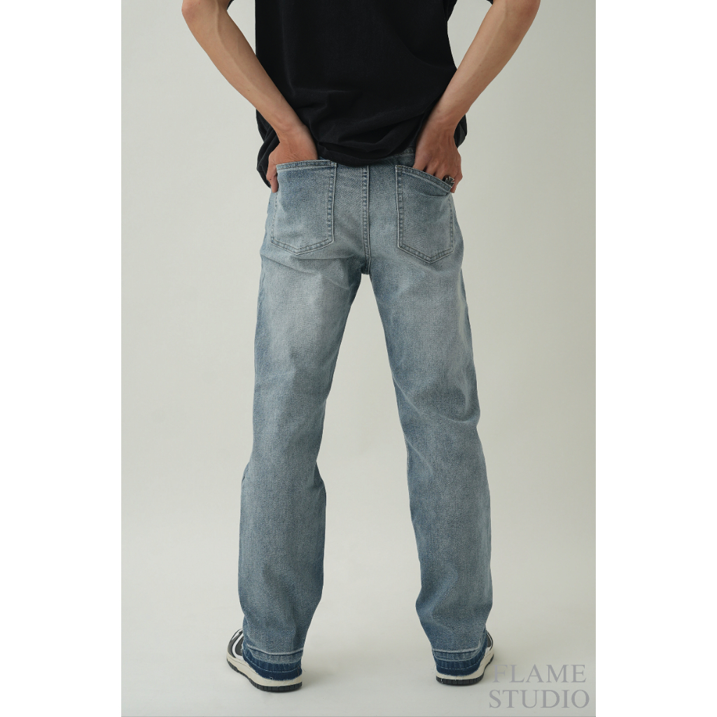 𝗙𝗟𝗔𝗠𝗘 𝗦𝗧𝗥𝗔𝗜𝗚𝗛𝗧 𝗗𝗘𝗡𝗜𝗠  - QUẦN JEANS XANH TRƠN ỐNG SUÔNG FORM REGULAR FIT