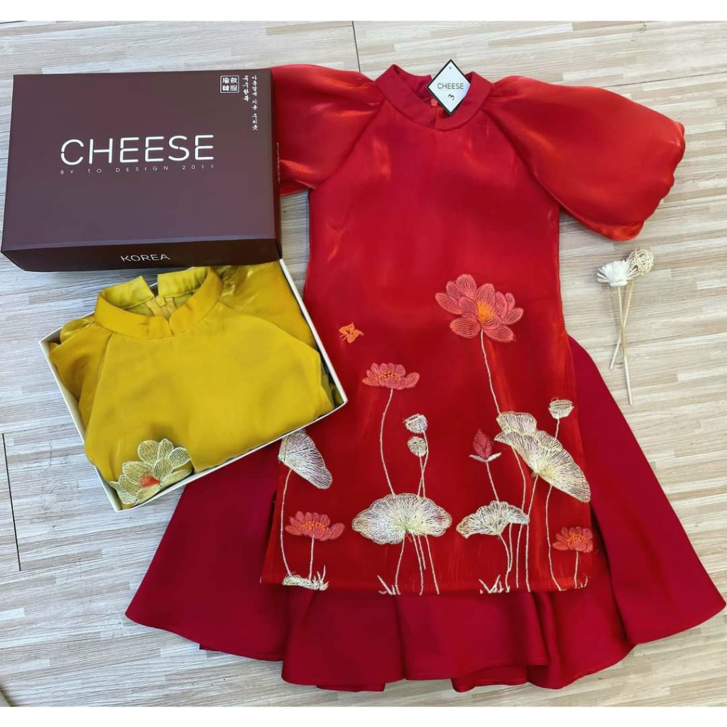 Áo dài bé gái, áo dài cách tân cho bé gái Hoa Sen đỏ, vàng tay bồng, chân váy 2 lớp xịn xò cao cấp