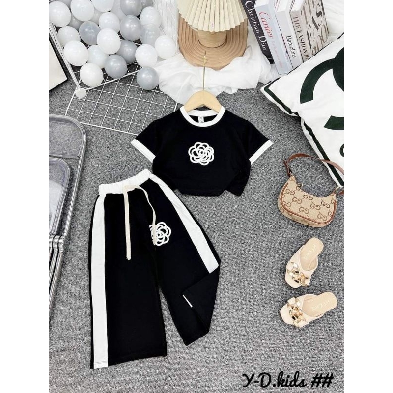 Bộ bé gái quần ống suông phối cute áo crotop in hình gấu dâu