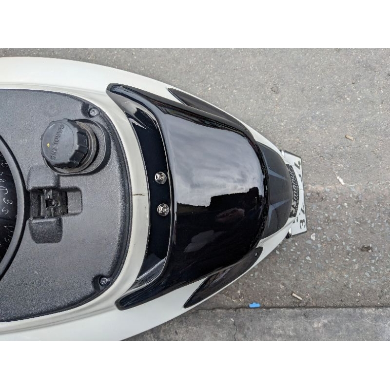 Đuôi gió gắn kiểng cho Vespa Sprint /Primavera /GTS/ LX/ S