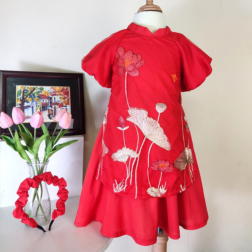 Áo dài bé gái, áo dài cách tân cho bé gái Hoa Sen đỏ, vàng tay bồng, chân váy 2 lớp xịn xò cao cấp